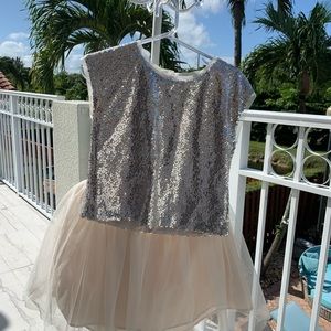 Skirt and blouse set